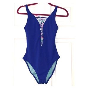 NEVER WORN Lilly Pulitzer bathing suit